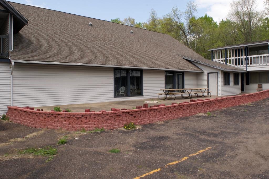 Amerivu Inn & Suites - St Croix Falls Saint Croix Falls Exterior photo