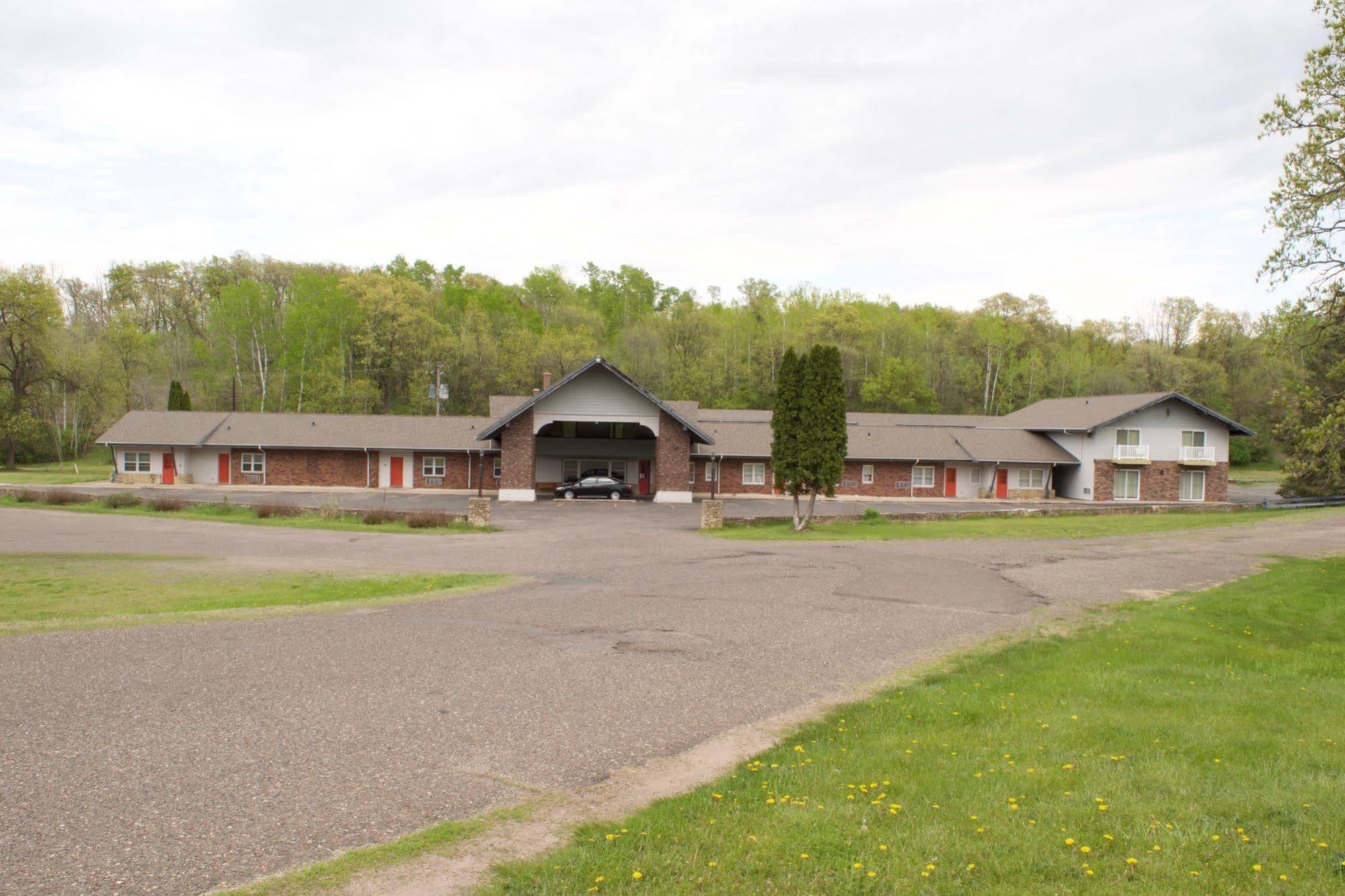 Amerivu Inn & Suites - St Croix Falls Saint Croix Falls Exterior photo